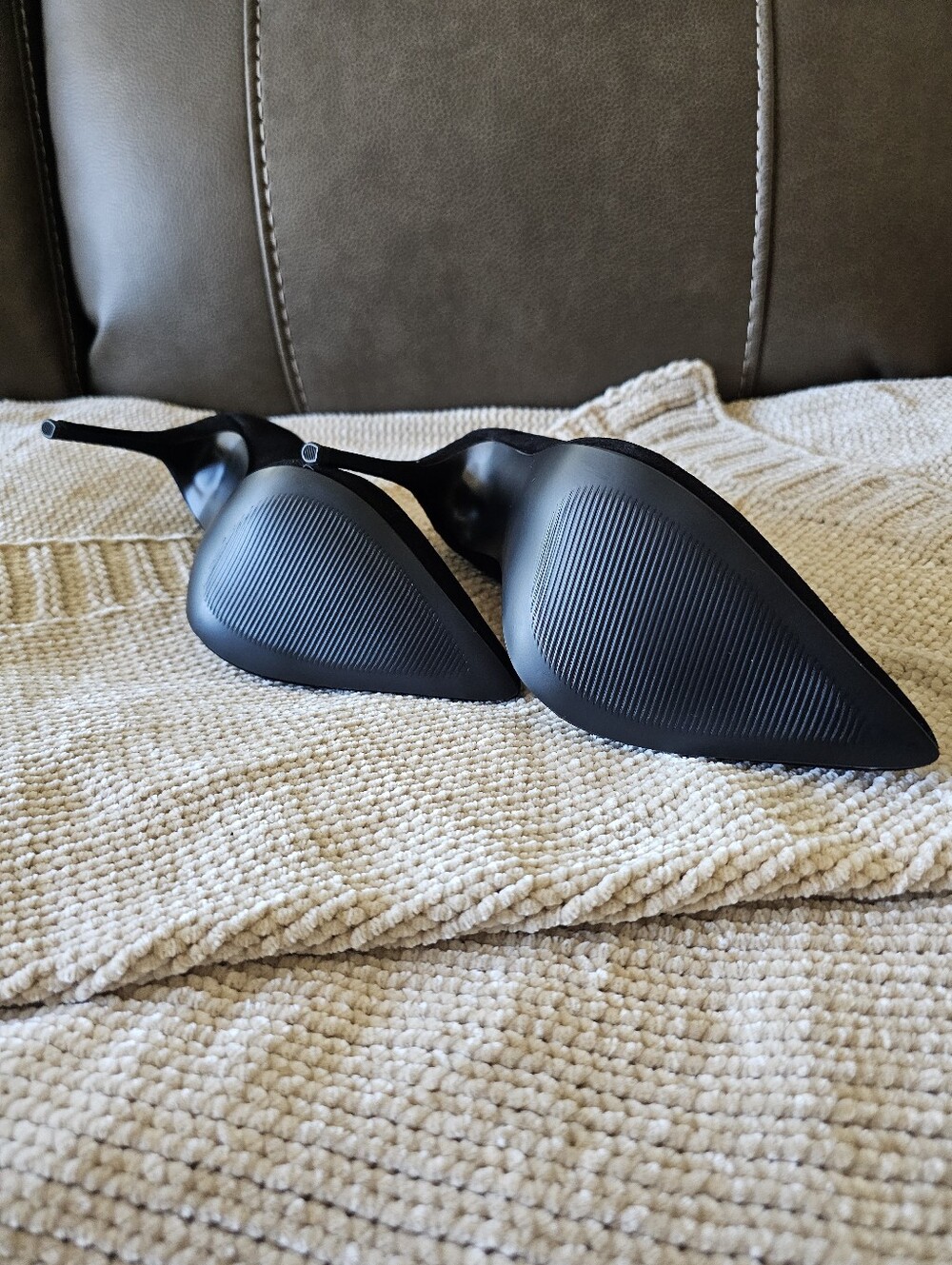 Brand New in Box! Steve Madden Black Suede Pointed-Toe Stiletto Pumps – Size 8M - Picture 4 of 7